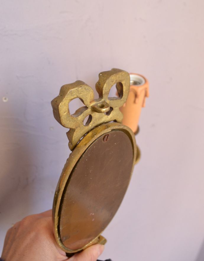 壁付け照明の金具