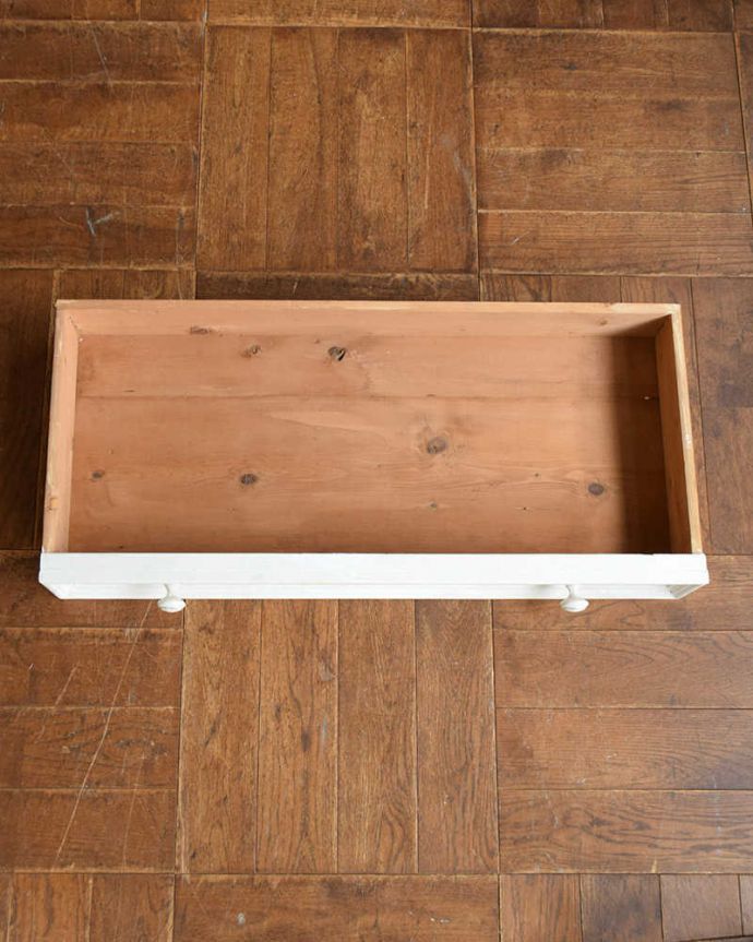 アンティークのキャビネット　アンティーク家具　アンティークのペイント家具、フランスの香り漂うホワイトのキャビネット（カウンター）。引き出しの中もキレイです。(d-1308-f)