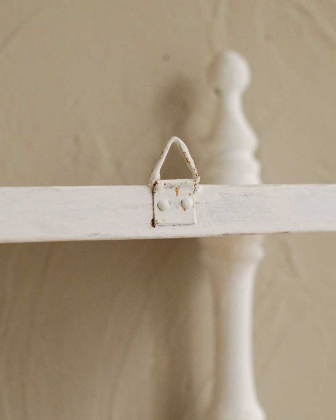 ウォールシェルフ・ウォールハンガー　アンティーク家具　フレンチスタイルにオススメ、壁に付けて使うアンティーク家具、小さなウォールシェルフ。壁に取り付け出来ます。(d-1316-f)