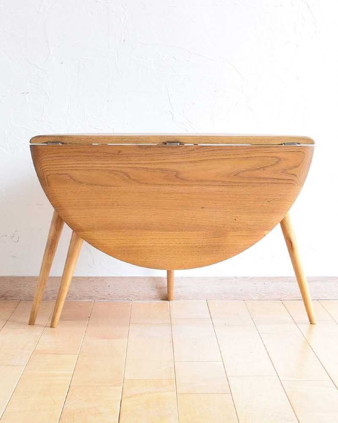 アーコールの家具　アンティーク家具　ナチュラルな色がオシャレなアーコール家具、伸張式のドロップリーフコーヒーテーブル。こっちから見ると･･･可愛いでしょう～?!360度、どの角度から見てもスマートです。(d-1321-f)