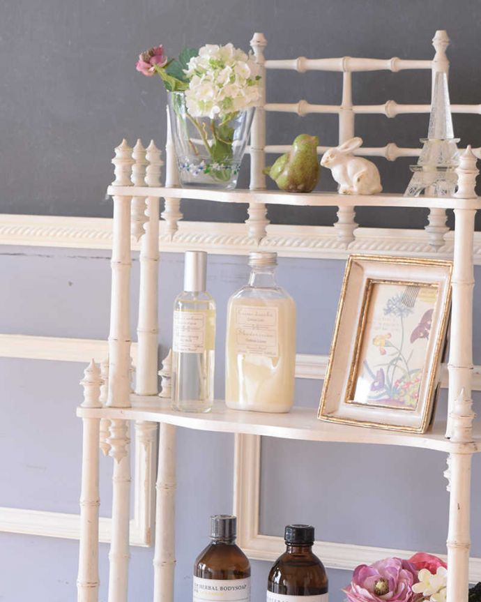 ウォールシェルフ・ウォールハンガー　アンティーク家具　フレンチスタイルにオススメ、壁に付けて使うアンティーク家具、小さなウォールシェルフ 。実用的に使えます。(d-1339-f)