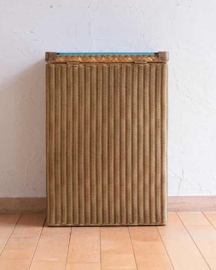 ロイドルーム　アンティーク家具　イギリスから届いたキレイなアンティークロイドルームボックス（ガラス天板付き）。後ろ姿も見て下さい。(d-1343-f)