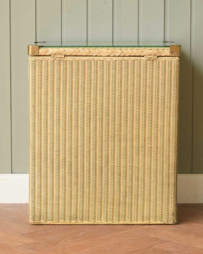 ロイドルーム　アンティーク家具　ガラス天板のロイドルームボックス、イギリスの伝統技法を用いたアンティーク家具。後ろ姿も見て下さい。(d-1344-f)