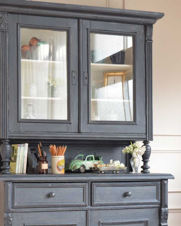 アンティークのペイント家具、フランスの素敵なオープンスペース付き