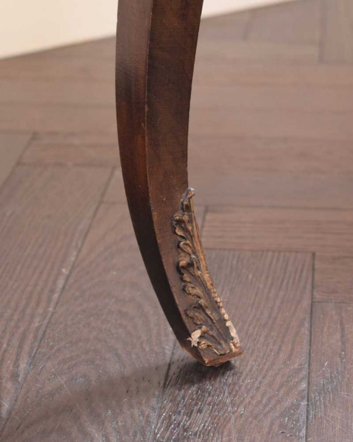 アンティークのドレッサー　アンティーク家具　アンティークのフレンチインテリア、三面鏡ドレッシングチェスト。女性1人でラクラク運べちゃう仕掛けHandleのアンティークは、脚の裏にフェルトキーパーをお付けしています。(d-1357-f)