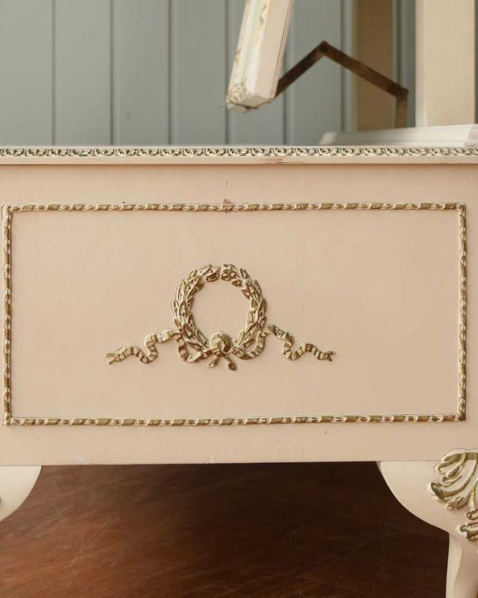 アンティークのドレッサー アンティーク家具 ミラーのフレームまで可愛いドレッシングテーブル(鏡台)、引き出し付きのスタンドミラー(姿見)。横顔のポイント横にも女性らしい彫り。(d-1363-f)