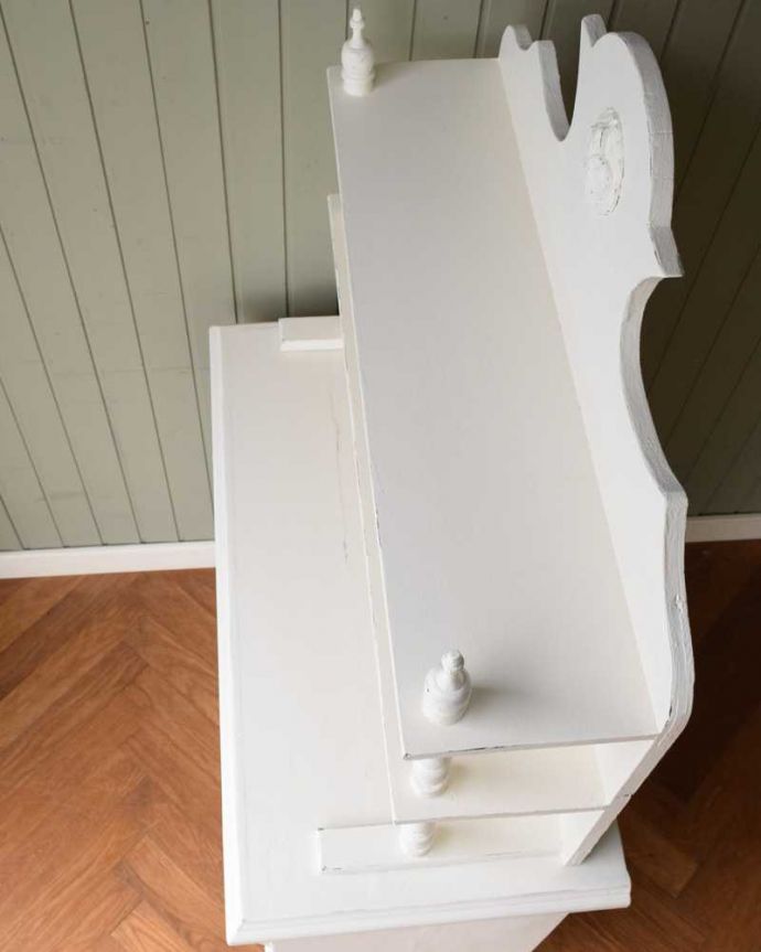 アンティークのキャビネット アンティーク家具 フランスの可愛いアンティーク家具,ペイントのドレッサー。天板部分もキレイに仕上げました。(d-1365-f)