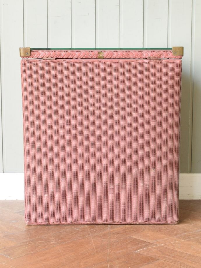 アンティークロイドルームボックスの後ろ姿