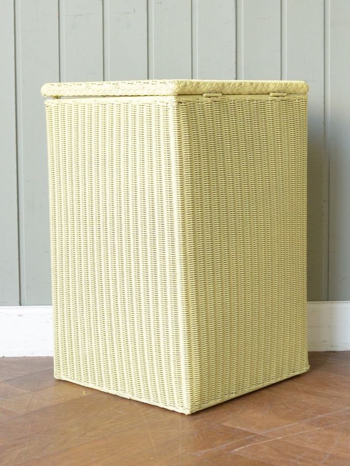 アンティークロイドルームボックスの後ろ姿