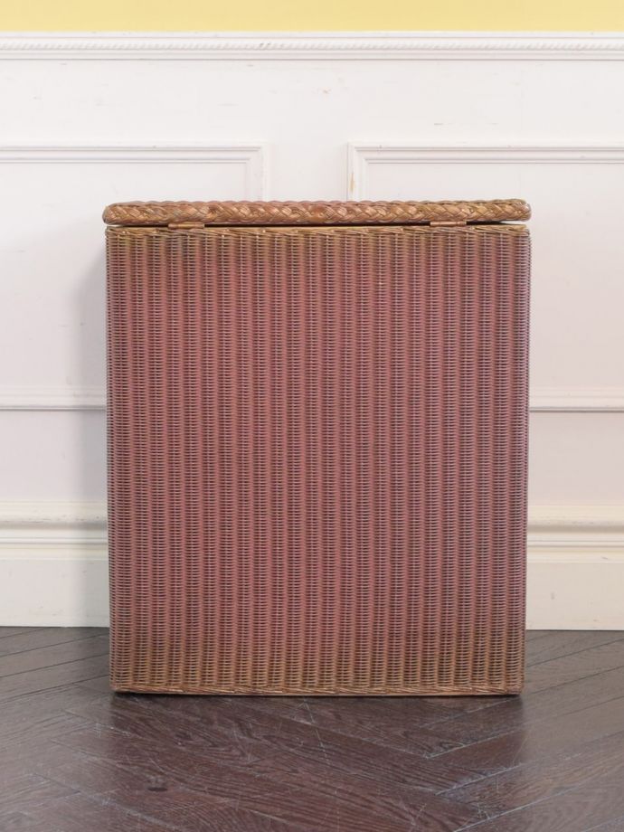 アンティークロイドルームボックスの後ろ姿