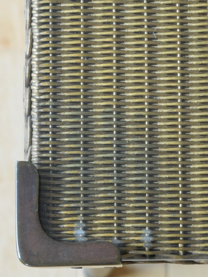 ロイドルームの天板