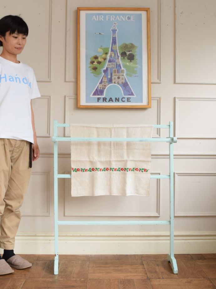 アンティークのタオルハンガー