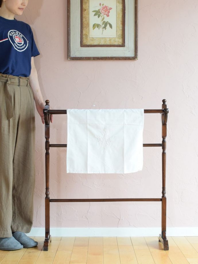 アンティークのタオルハンガー