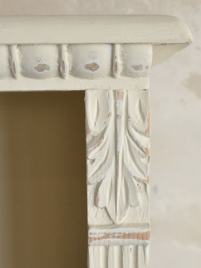 アンティーク家具らしい装飾