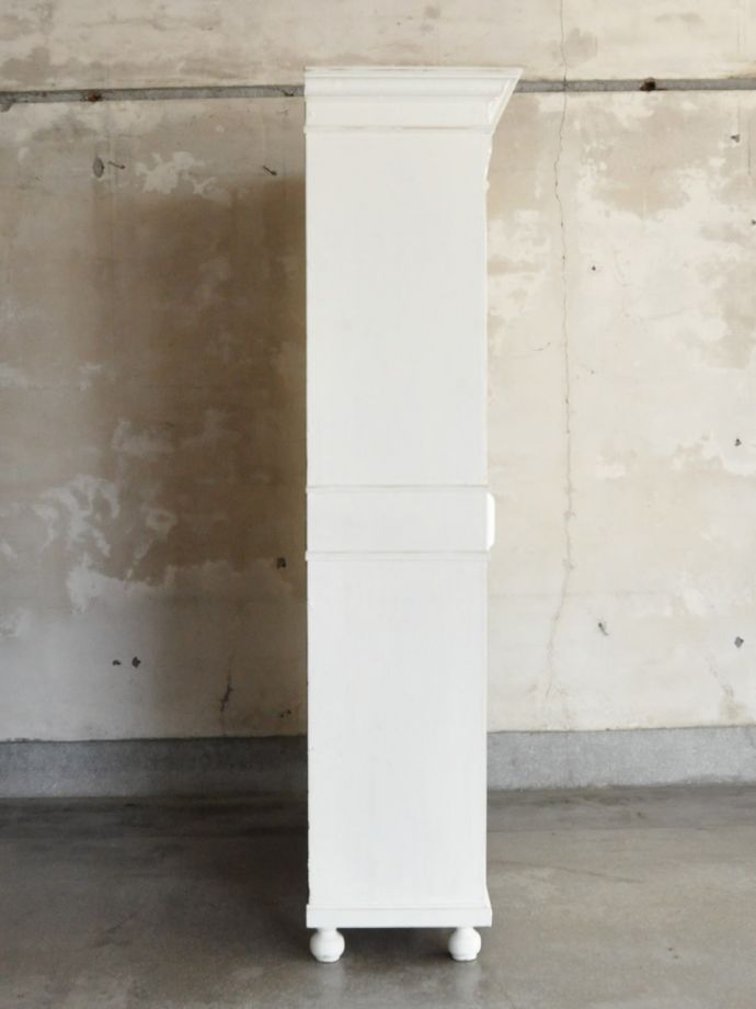 シェルフの横顔