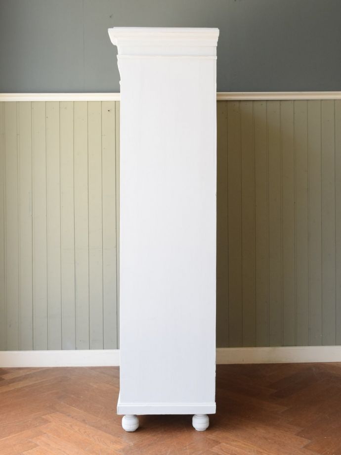 シェルフの横顔