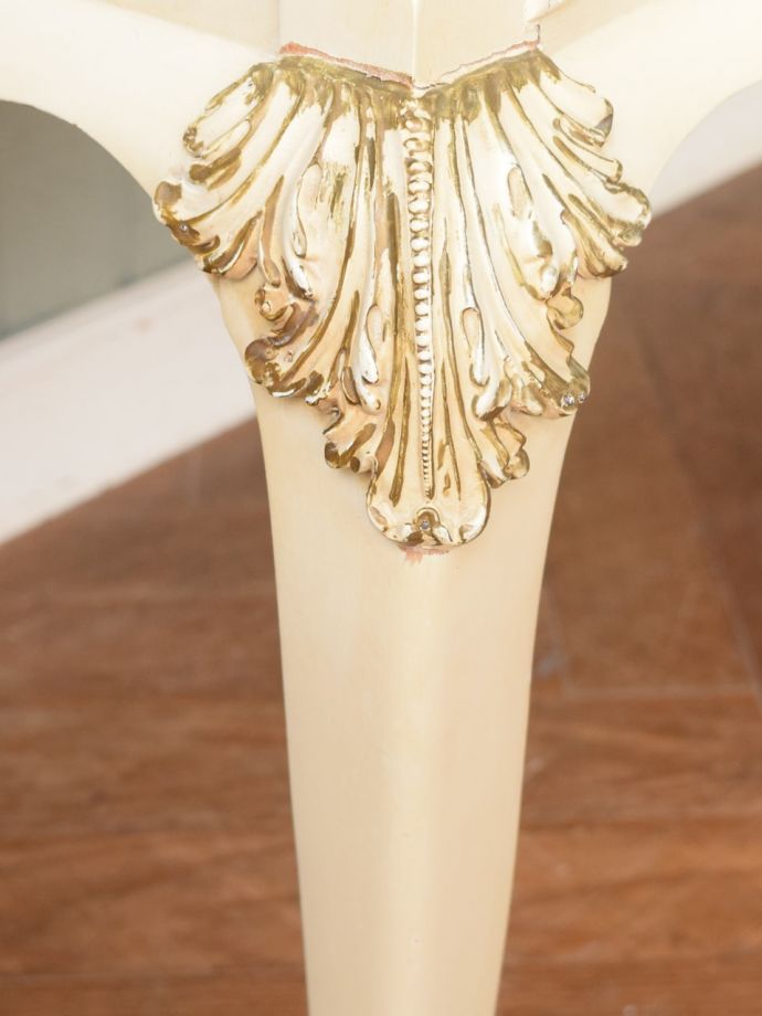 ドレッサーの装飾