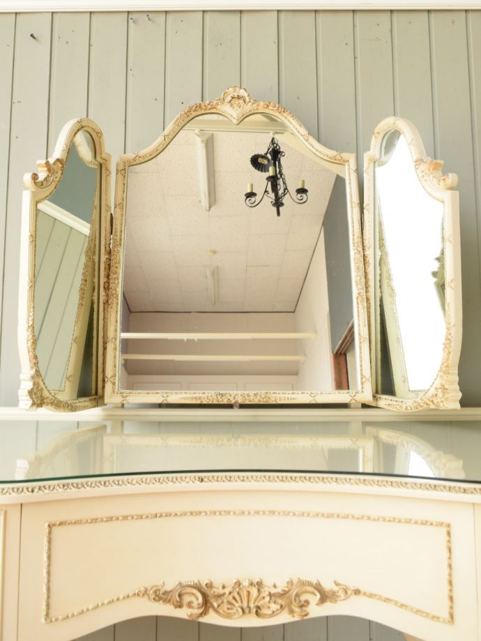 アンティークの三面鏡