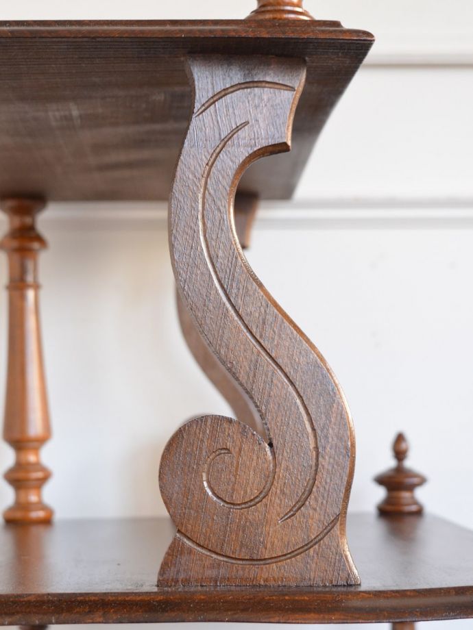 アンティーク家具の装飾