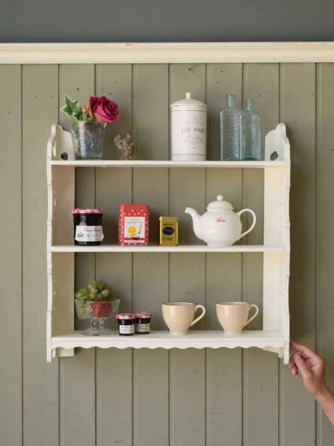 アンティークのウォールシェルフ