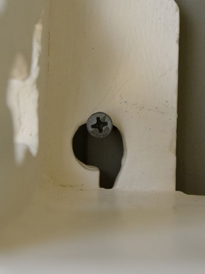 アンティークシェルフの取り付け