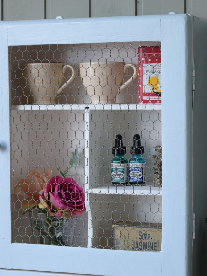 フランスらしいキャビネット