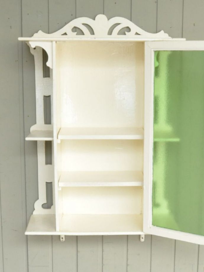 キャビネットの棚板