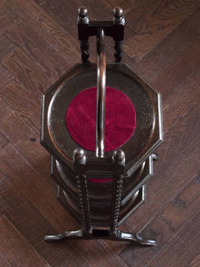 アンティークのケーキスタンドの天板