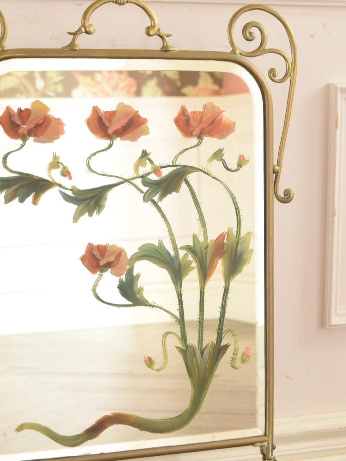 アンティーク家具らしいアイテム