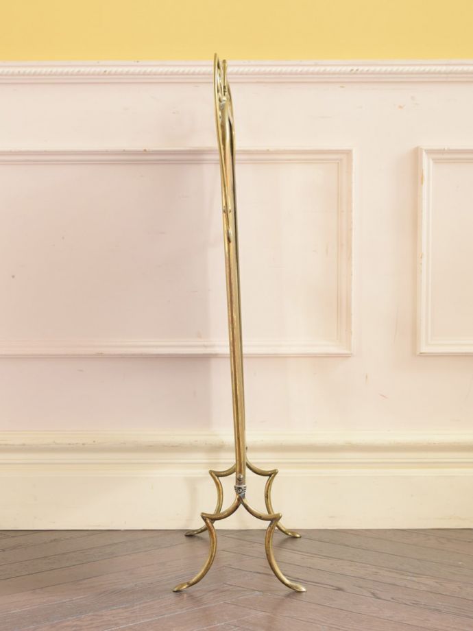 スクリーンの側面