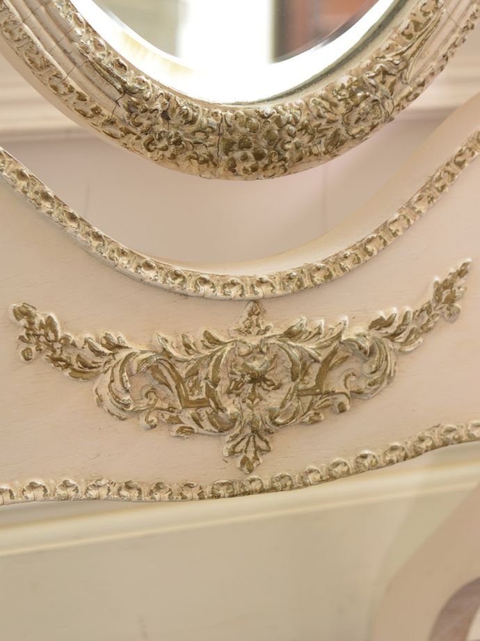 シュバルミラーの装飾