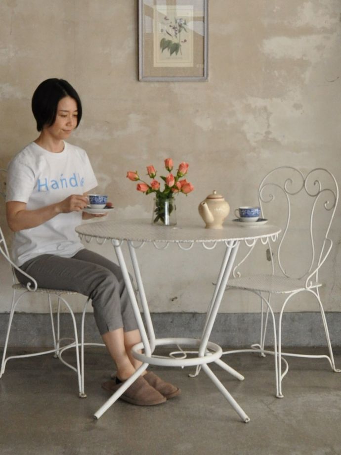 フランスアンティークのガーデンテーブル