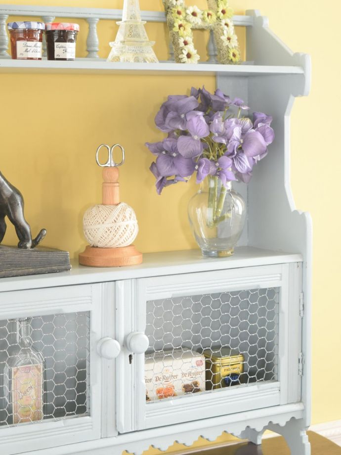 フランスらしいキャビネット