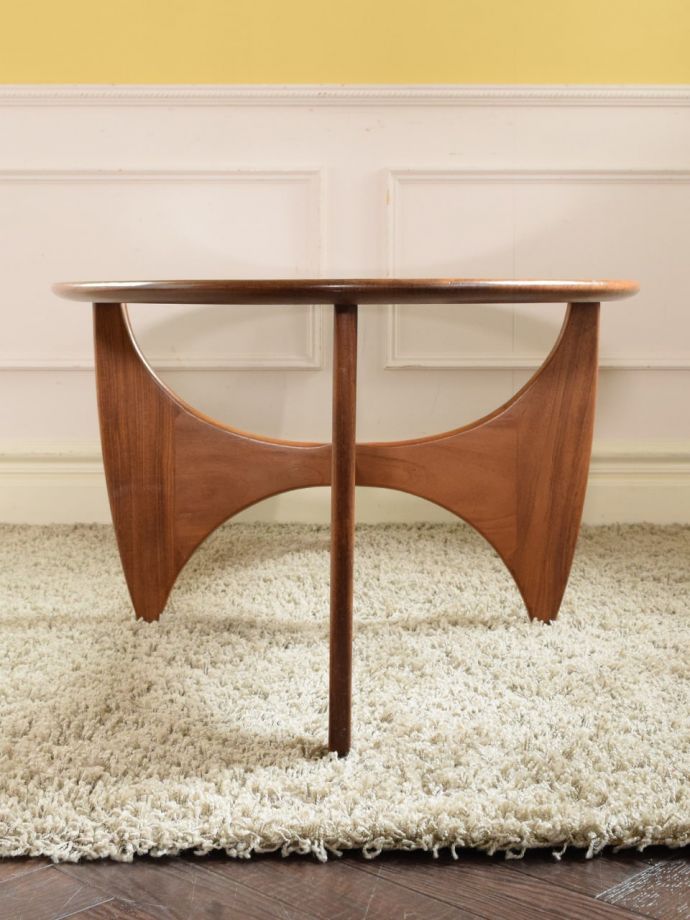 G-プランの家具の側面