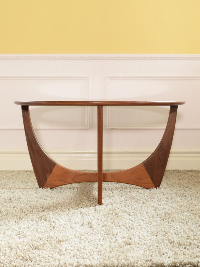 G-PLANのコーヒーテーブルの側面