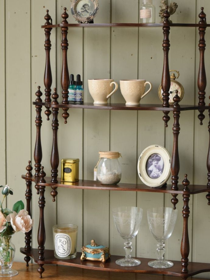 おしゃれなウォールシェルフ