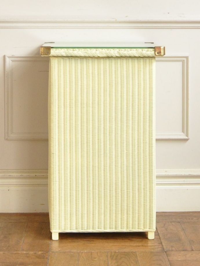 ロイドルームボックスの後ろ姿