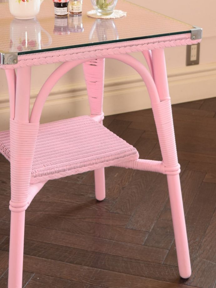 ロイドルームテーブルの色