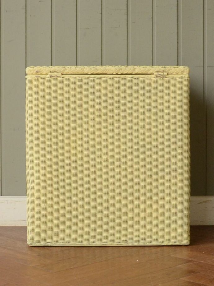 アンティークロイドルームボックスの後ろ姿