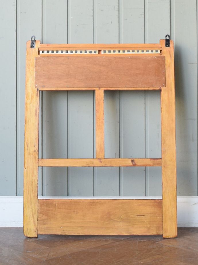 フックボードの裏