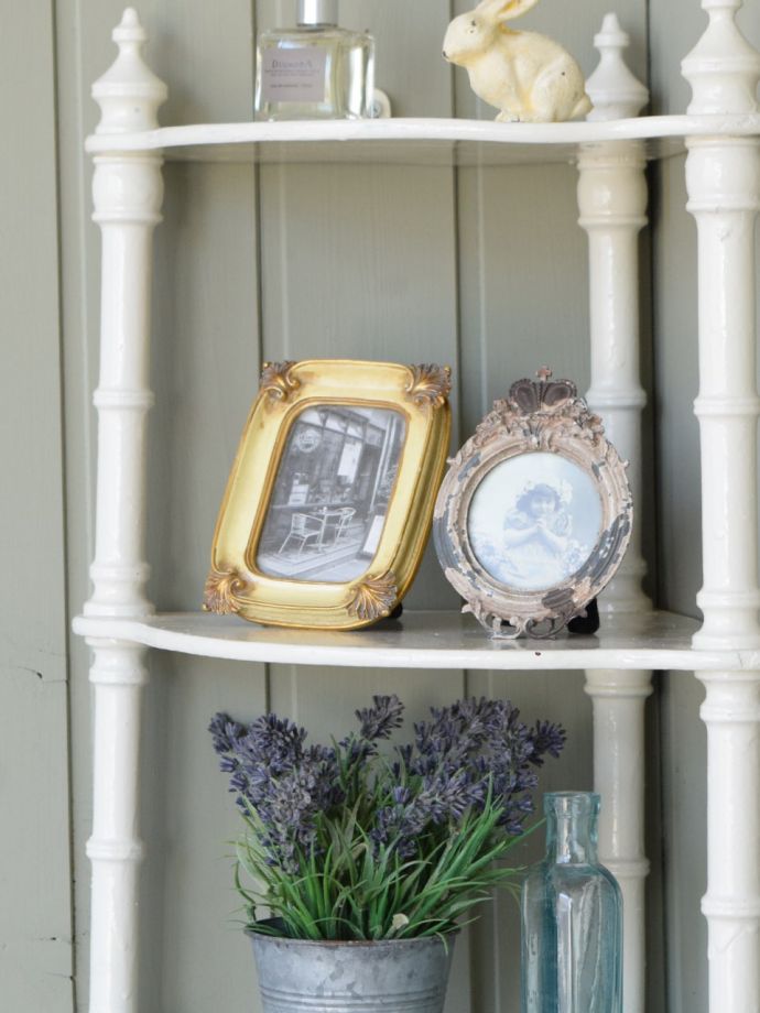 おしゃれなウォールシェルフ