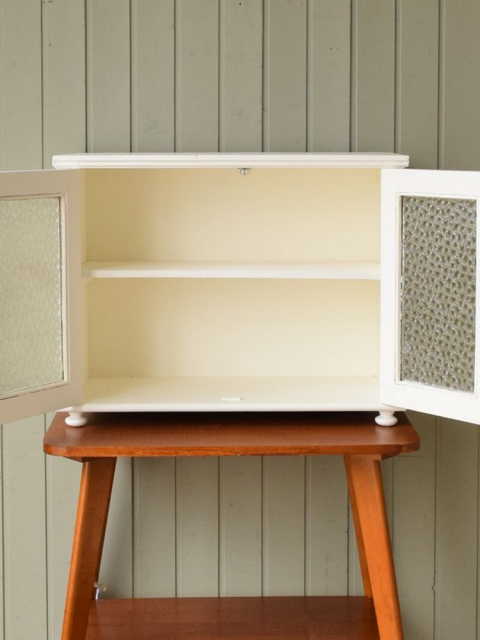 キャビネットの棚板