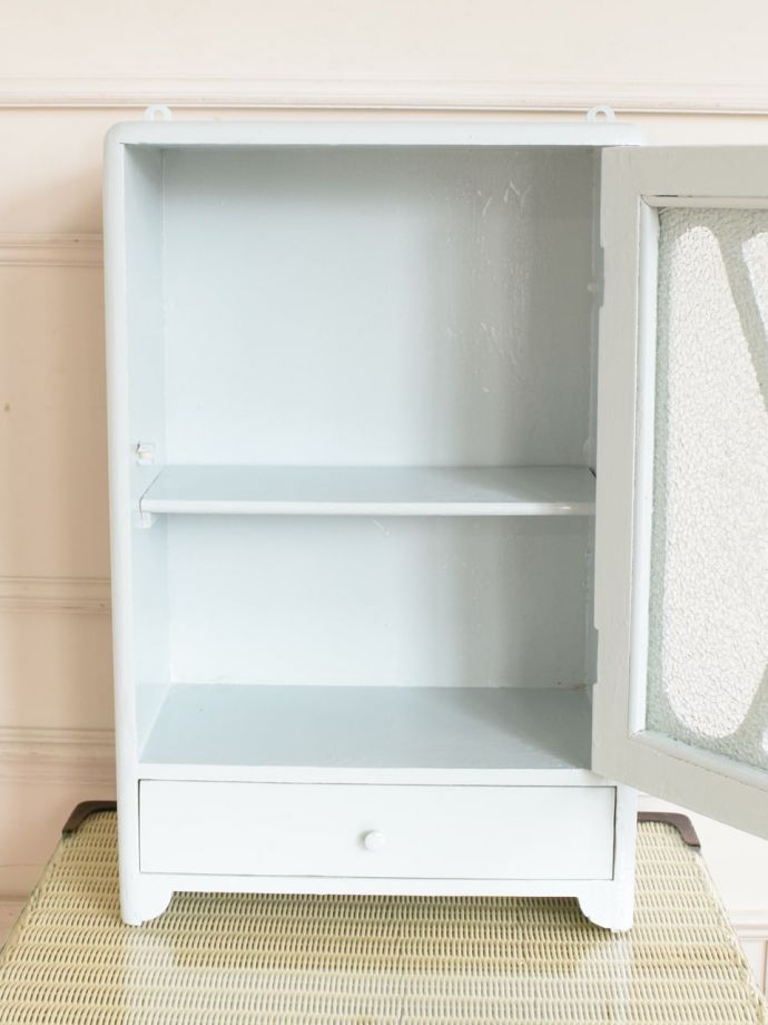 キャビネットの棚板