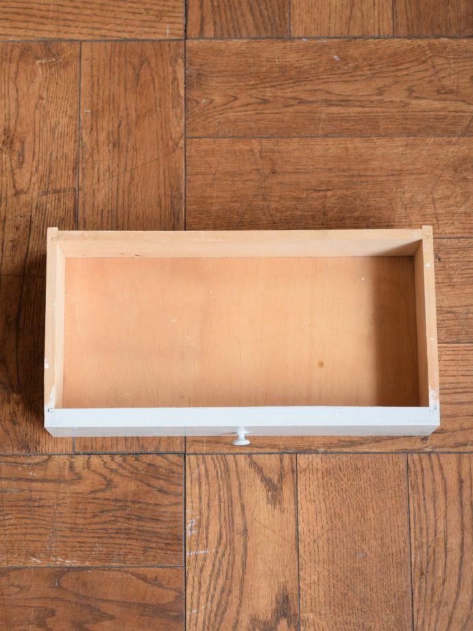 アンティーク家具の引出し