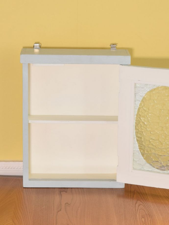 キャビネットの棚板