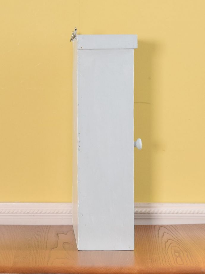 ウォールキャビネットの側面