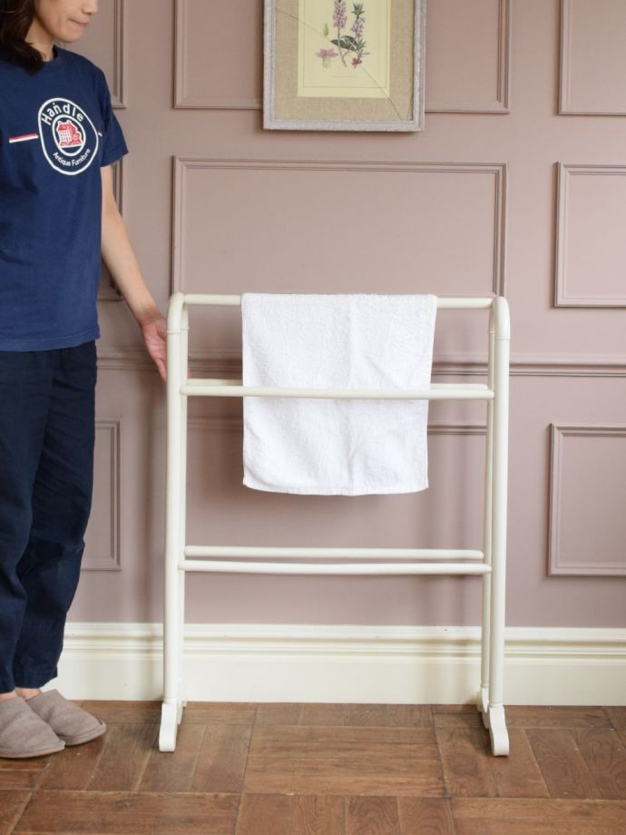 アンティークのタオルハンガー