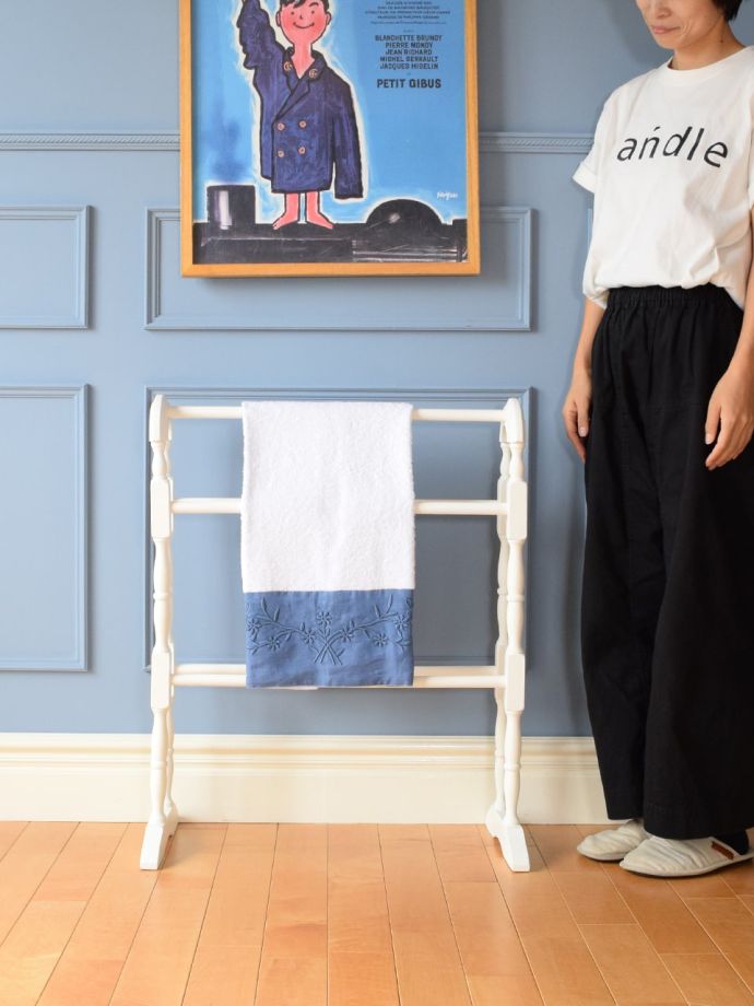 アンティークのタオルハンガー