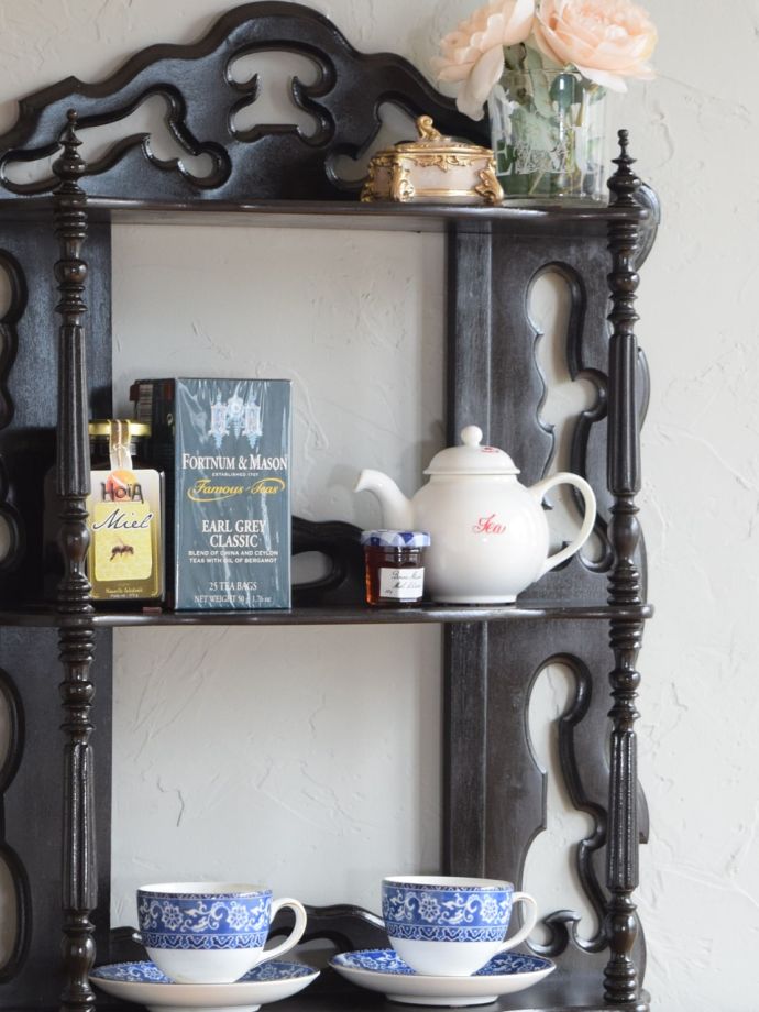 おしゃれなウォールシェルフ