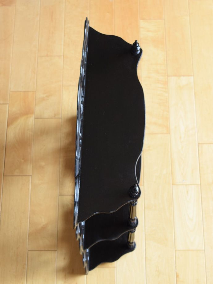 アンティークのウォールシェルフの天板